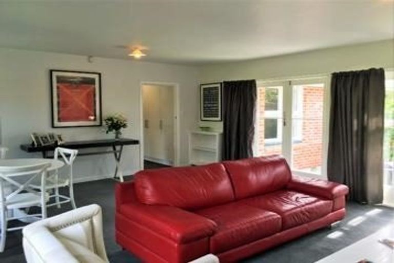 Photo of property in 9 Hampton Place, Burnside, Christchurch, 8053