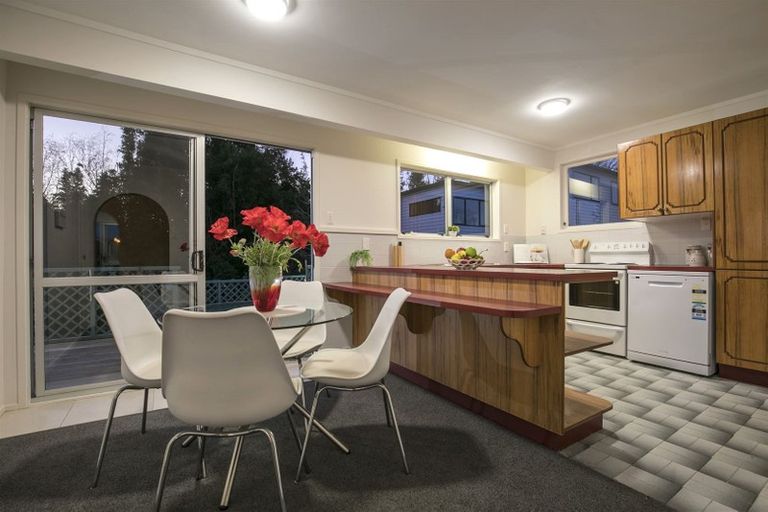 Photo of property in 37 Vina Place, Massey, Auckland, 0614