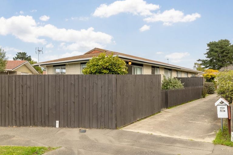 Photo of property in 1/17 Tamarisk Place, Parklands, Christchurch, 8083