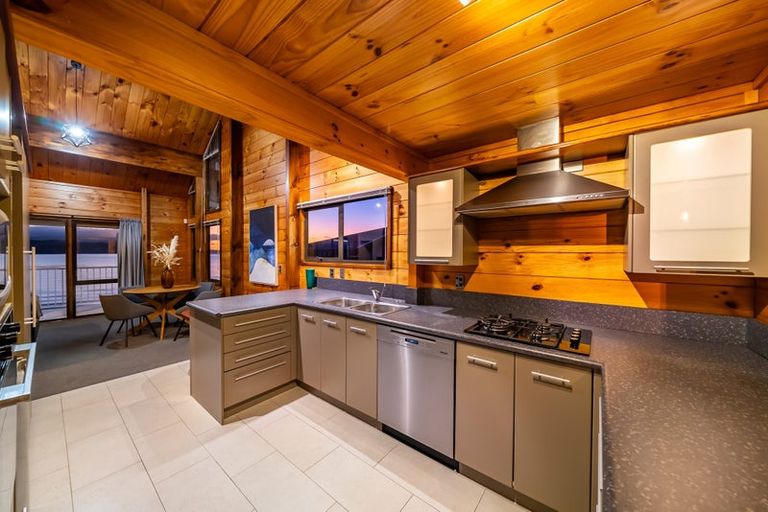 Photo of property in 47 Moana Road, Plimmerton, Porirua, 5026