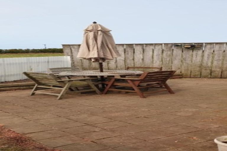 Photo of property in 20 Kaharoa Road, Patea, 4597