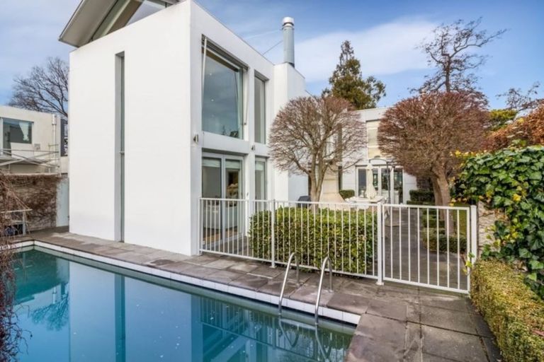 Photo of property in 100 Glandovey Road, Fendalton, Christchurch, 8052