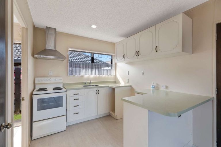 Photo of property in 2/10 Wellington Street, Papakura, 2110