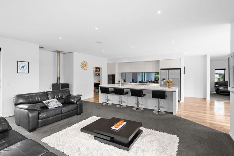 Photo of property in 2 Westburn Place, Prebbleton, 7604