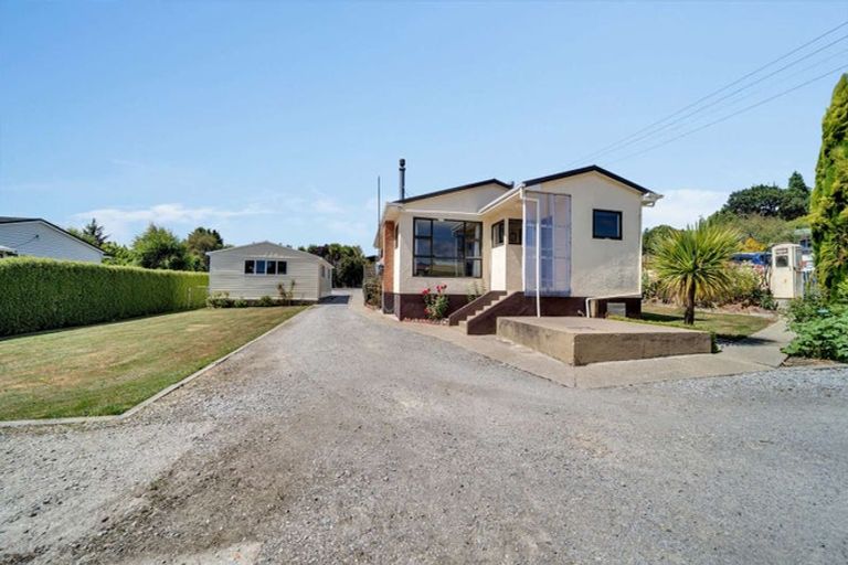 Photo of property in 24 Halsey Street, Clinton, 9534