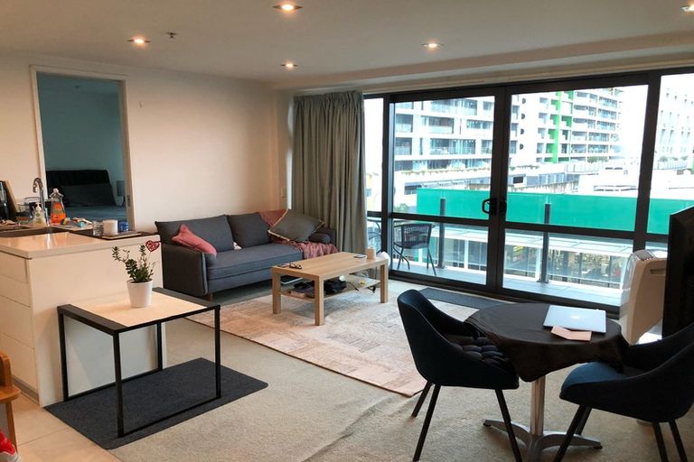 Photo of property in The Docks Apartments, 403/2 Dockside Lane, Auckland Central, Auckland, 1010