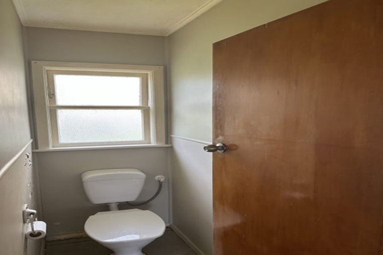 Photo of property in 46 Taylor Terrace, Tawa, Wellington, 5028