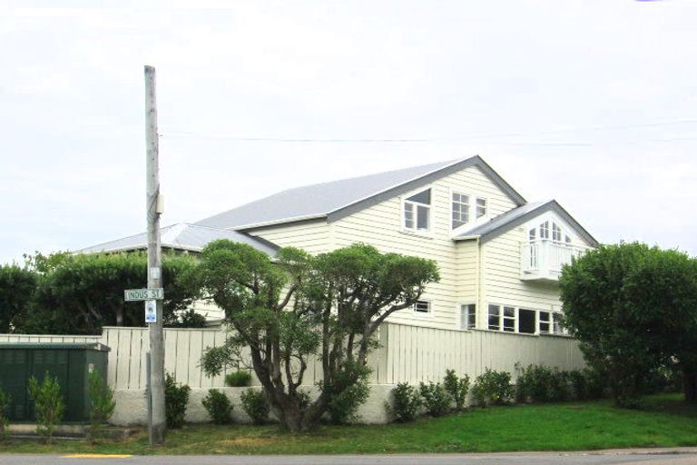 Photo of property in 6 Ranui Crescent, Khandallah, Wellington, 6035