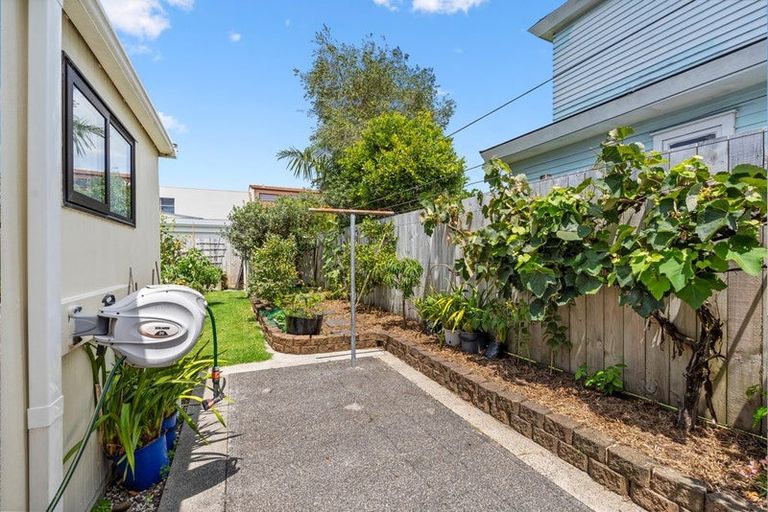 Photo of property in 2/4 Edward Avenue, Otara, Orewa, 2023