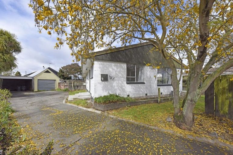Photo of property in 17a Leonie Place, Aranui, Christchurch, 8061