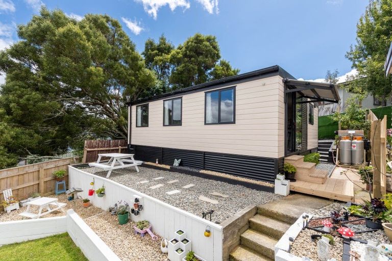 Photo of property in 9a Edelweiss Grove, Timberlea, Upper Hutt, 5018