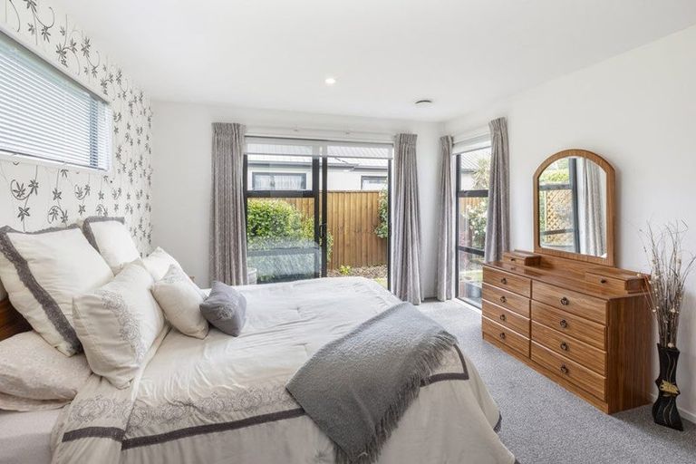 Photo of property in 37 Little Oaks Drive, Yaldhurst, Christchurch, 8042