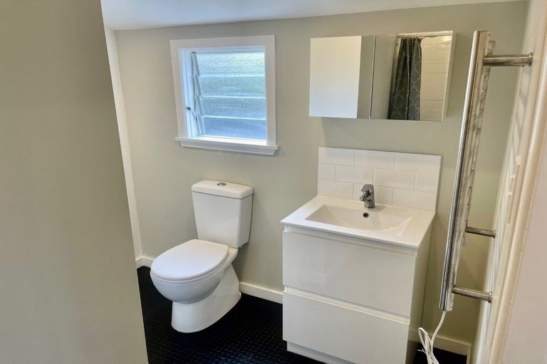 Photo of property in 16 Kawerau Avenue, Devonport, Auckland, 0624