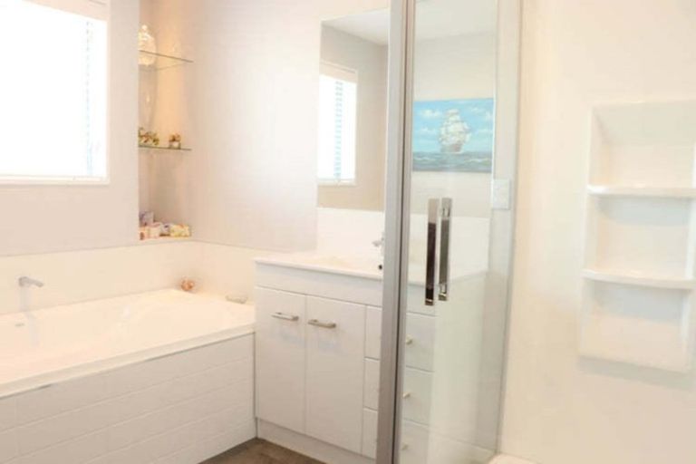 Photo of property in 5 Denton Street, Amberley, 7410