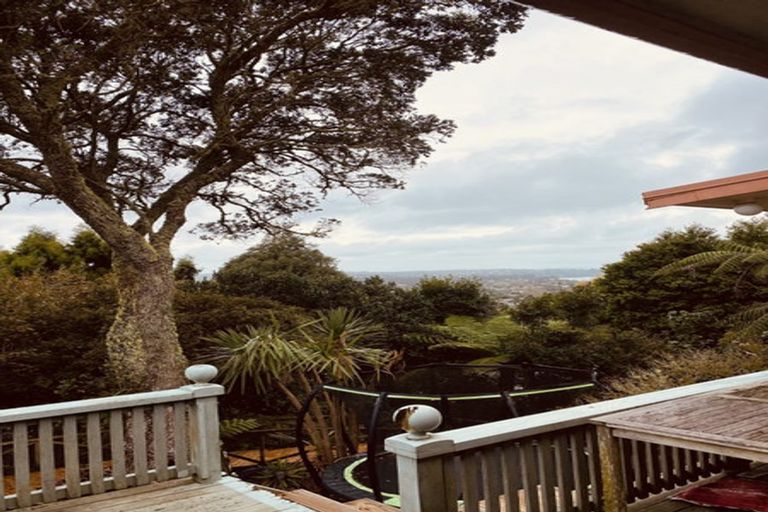 Photo of property in 233 Godley Road, Titirangi, Auckland, 0604