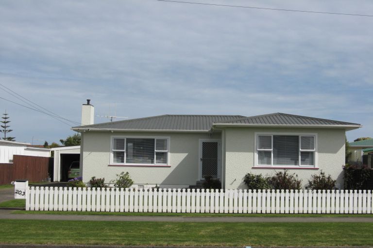 Photo of property in 203 Cornfoot Street, Castlecliff, Whanganui, 4501