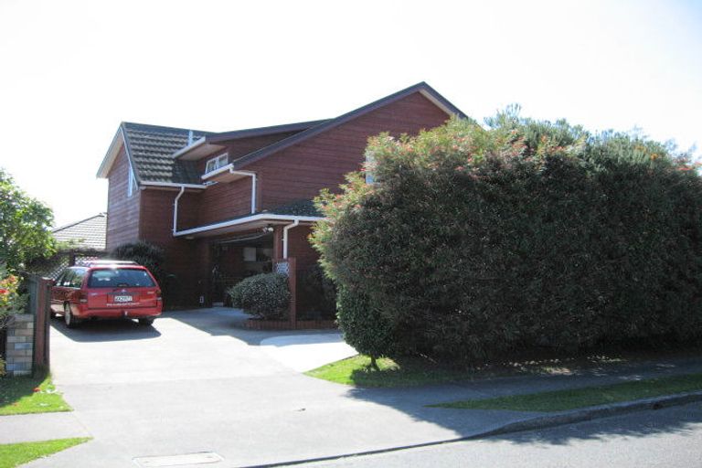 Photo of property in 1 Hadleigh Court, Paraparaumu, 5032