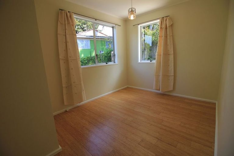 Photo of property in 16 Jayne Place, Torbay, Auckland, 0630