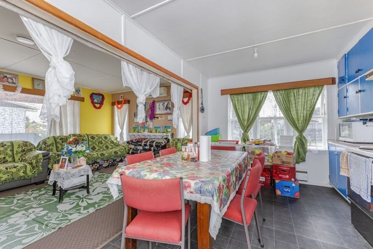 Photo of property in 75 Dover Road, Flaxmere, Hastings, 4120