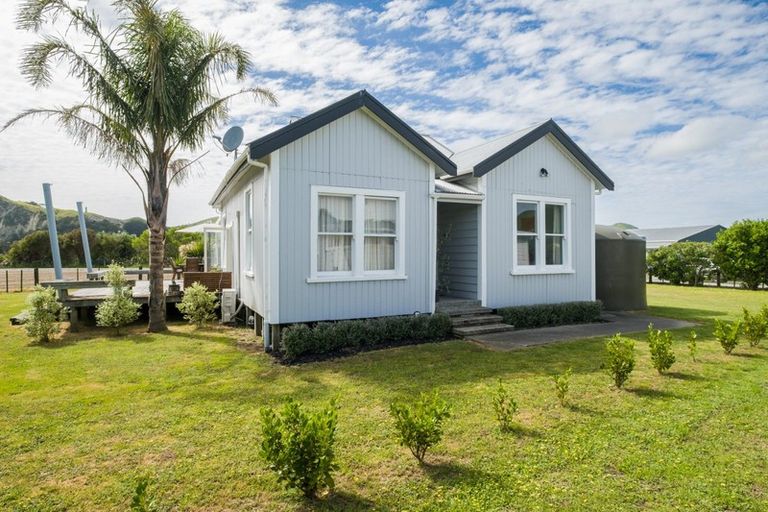 Photo of property in 22a Rangiuia Road, Tolaga Bay, 4077