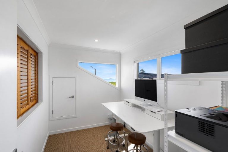 Photo of property in 3 The Esplanade, Westshore, Napier, 4110