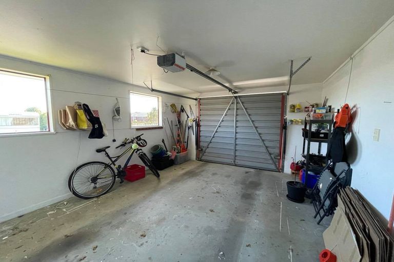 Photo of property in 104 Hagart-alexander Drive, Mosgiel, 9024