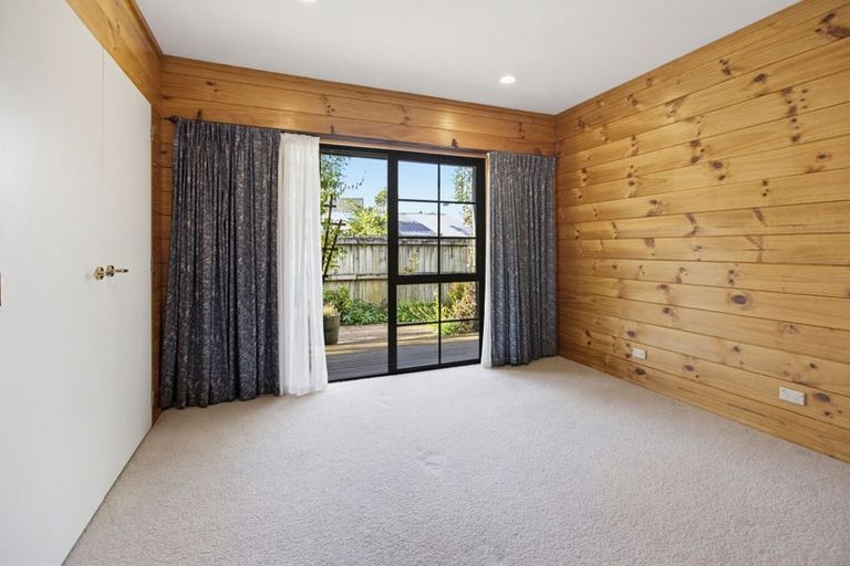 Photo of property in 38 Gemini Place, Kawaha Point, Rotorua, 3010