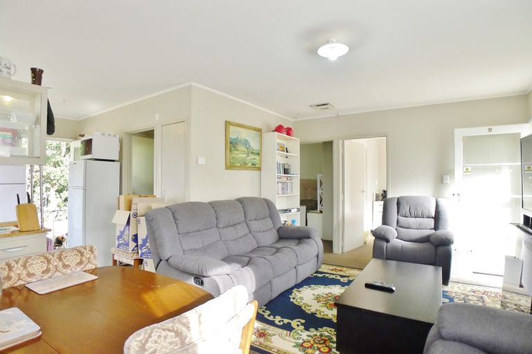 Photo of property in 4173 Great North Road, Glen Eden, Auckland, 0602