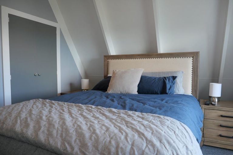 Photo of property in 9 Toporoa View, Ascot Park, Porirua, 5024