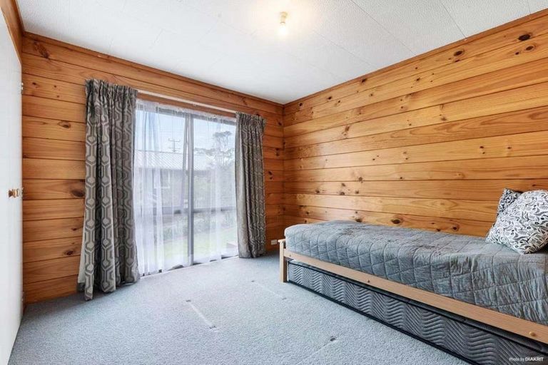 Photo of property in 151 Chivalry Road, Glenfield, Auckland, 0629