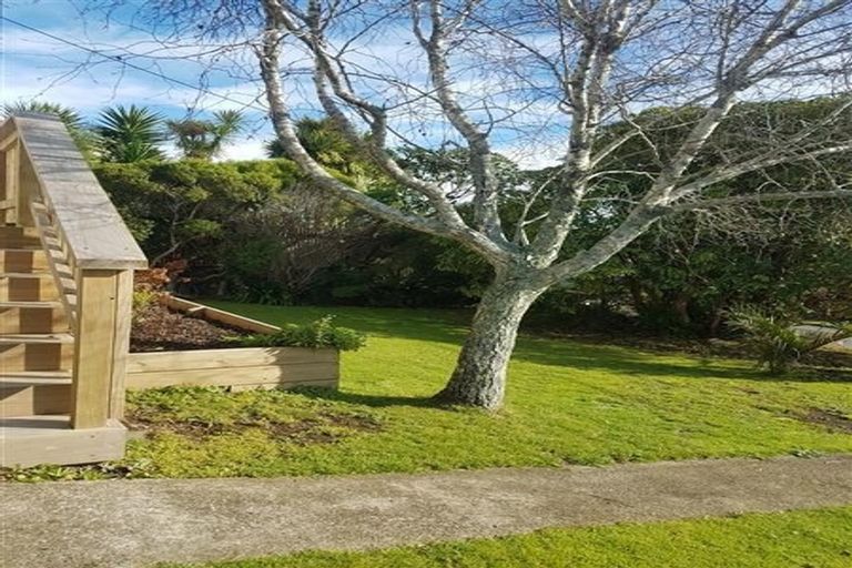 Photo of property in 2 Chilman Street, Strandon, New Plymouth, 4312
