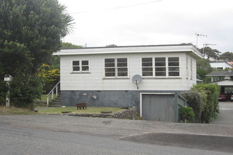 Photo of property in 4 Jeep Road, Raumati South, Paraparaumu, 5032