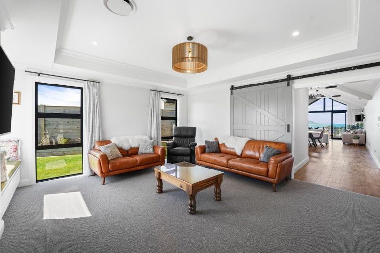 Photo of property in 8 Goldstone Place, Omokoroa, 3114