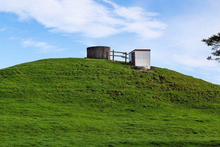 Photo of property in 869 Carrington Road, Hurworth, New Plymouth, 4371