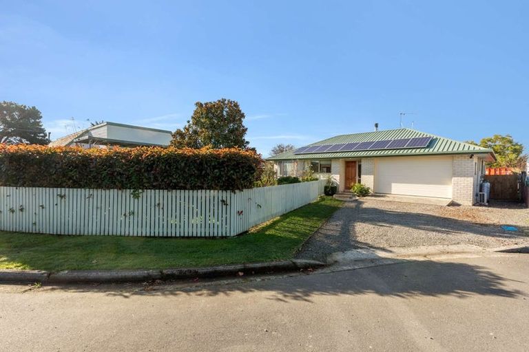 Photo of property in 2 Redwood Place, Oxford, 7430