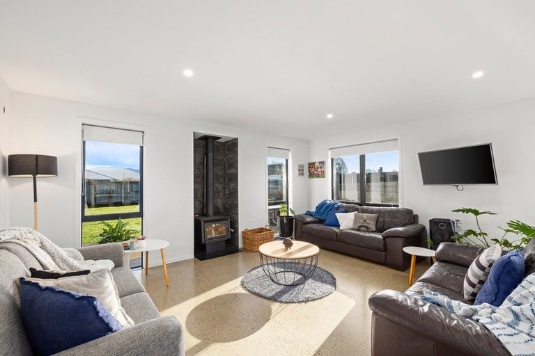 Photo of property in 5 Remutaka Lane, Carterton, 5713