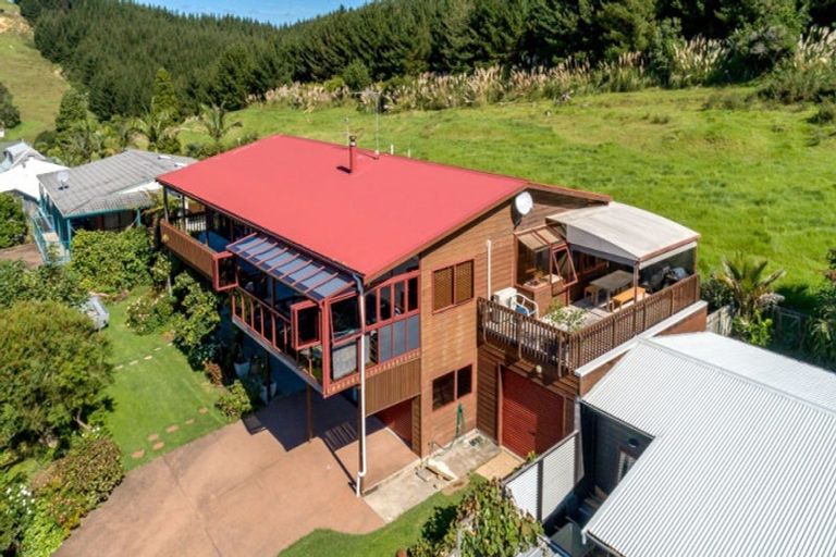 Photo of property in 124 Titiro Place, Onemana, Whangamata, 3691