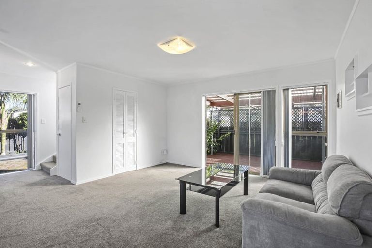 Photo of property in 45b Kurnell Drive, Botany Downs, Auckland, 2010