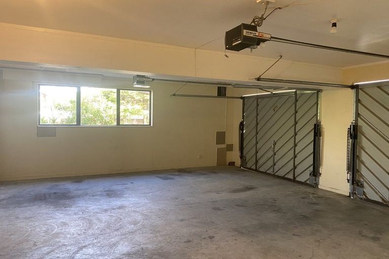 Photo of property in 42 Lakewood Avenue, Churton Park, Wellington, 6037