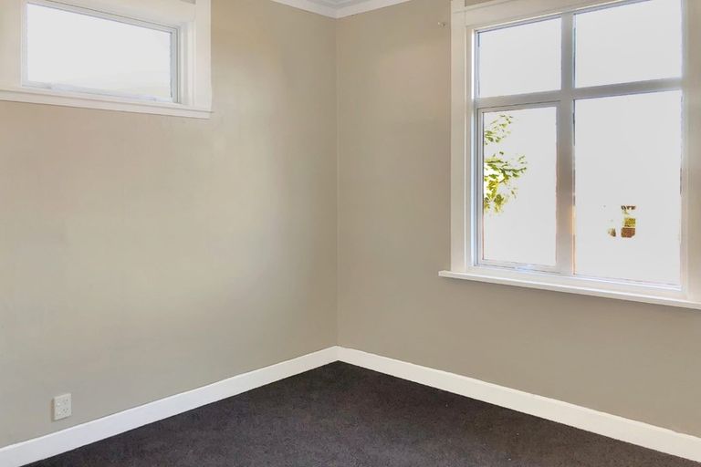 Photo of property in 1 Ashton Terrace, Castlecliff, Whanganui, 4501