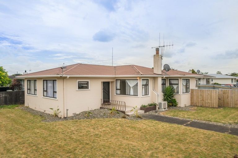 Photo of property in 1 Austin Place, Awapuni, Palmerston North, 4412