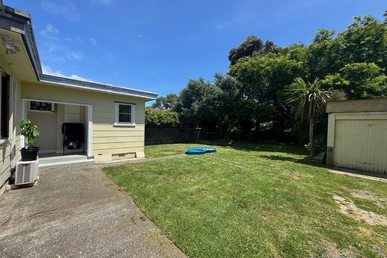Photo of property in 11 Moa Road, Raumati Beach, Paraparaumu, 5032