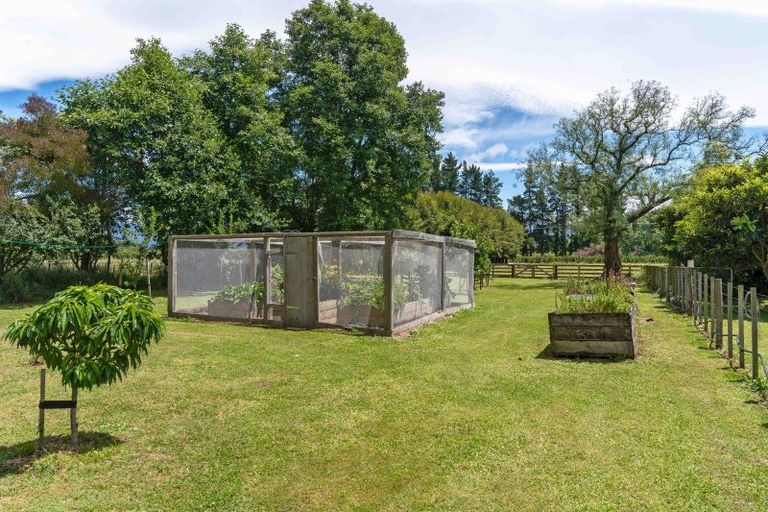 Photo of property in 2566 State Highway 2, Ahikouka, Greytown, 5794