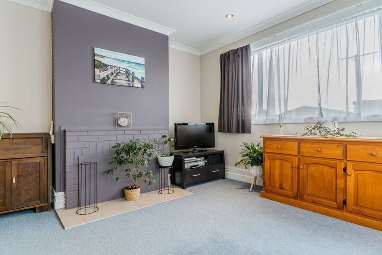 Photo of property in 196 Oxford Street, South Dunedin, Dunedin, 9012