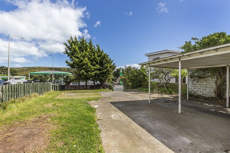 Photo of property in 88a Mana Esplanade, Paremata, Porirua, 5026