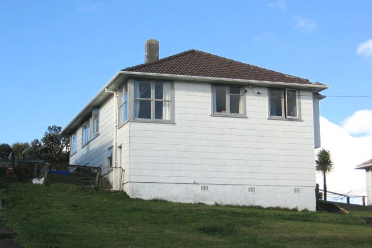 Photo of property in 17 Taupiri Crescent, Titahi Bay, Porirua, 5022