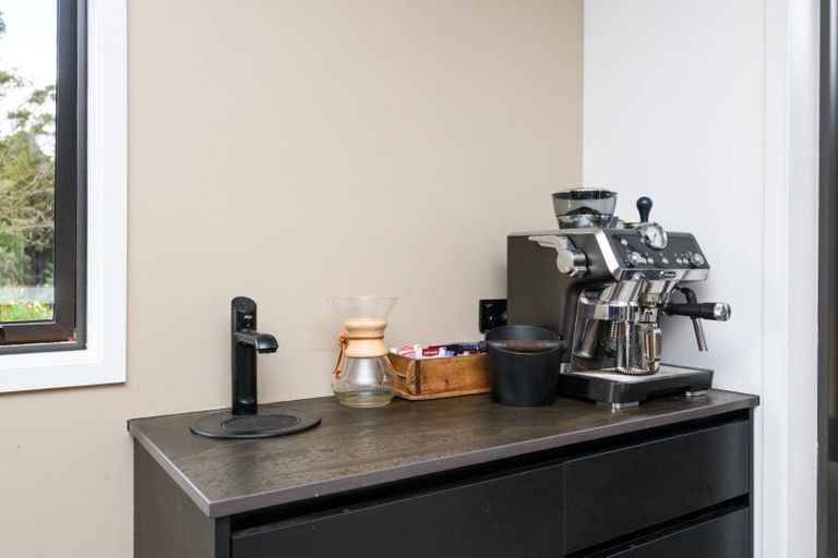 Photo of property in 21 Moonshine Valley Road, Aokautere, Palmerston North, 4471