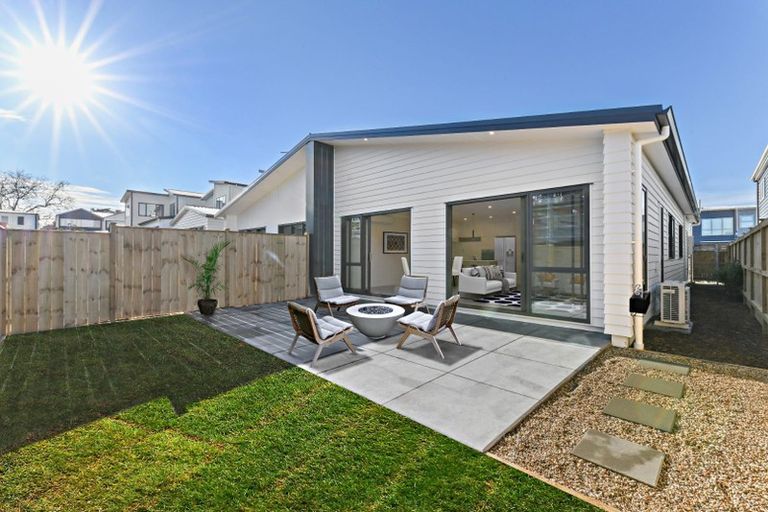 Photo of property in 60 Exmoor Road, Karaka, Papakura, 2113