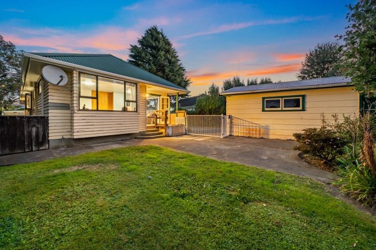Photo of property in 4 Davis Crescent, Elderslea, Upper Hutt, 5018