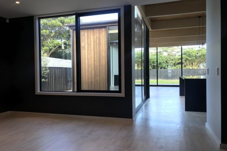 Photo of property in 13 Derwent Street, Island Bay, Wellington, 6023